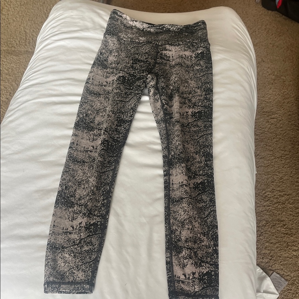 Athleta Black and Gray Patterned Jeggings
